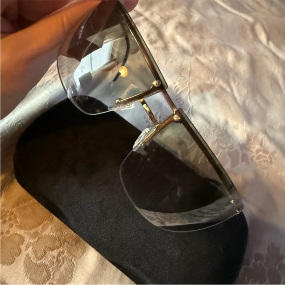 Authentic Gucci Sunglasses Gold Frame blue lenses - Picture 2 of 5